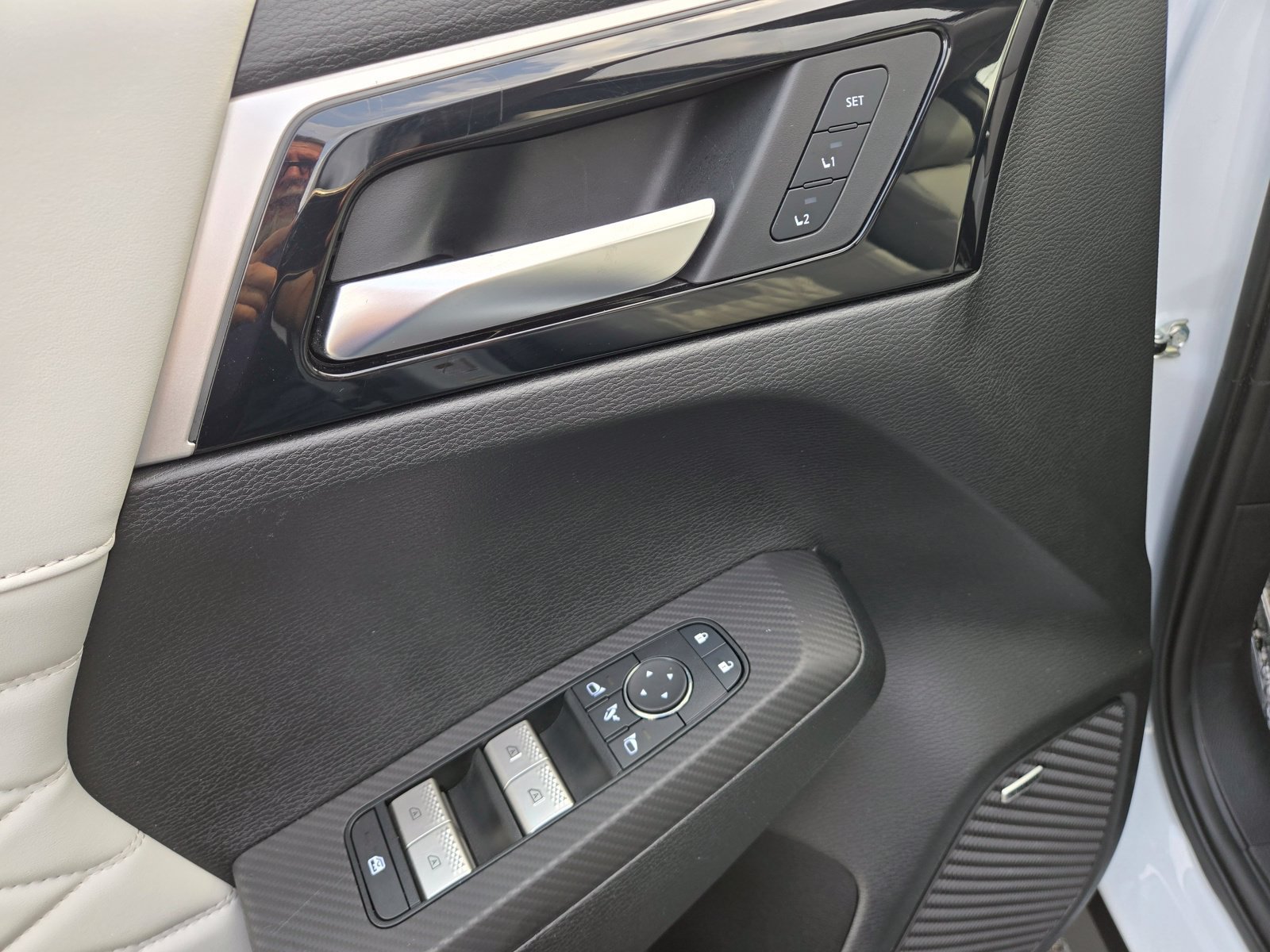 Used 2025 Mitsubishi Outlander SEL FWD image 23