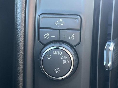 Certified 2024 Chevrolet Silverado 1500 Custom image 25