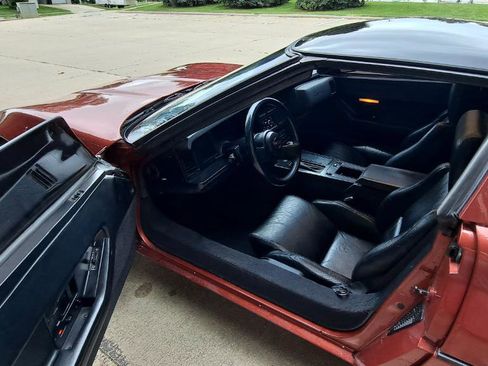 Used 1988 Chevrolet Corvette Coupe image 19