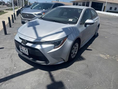Used 2024 Toyota Corolla LE FWD image 2