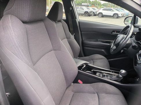 Used 2019 Toyota C-HR XLE FWD image 31