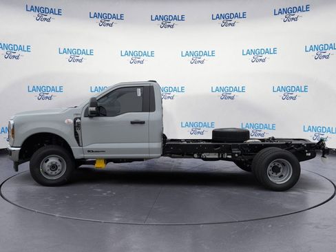 New 2026 Ford F350 4x4 Regular Cab DRW Super Duty image 9