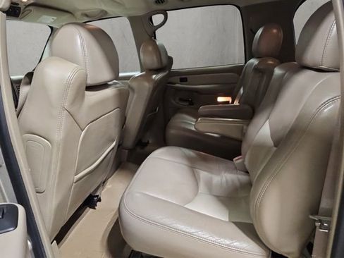 Used 2003 GMC Yukon XL Denali image 21