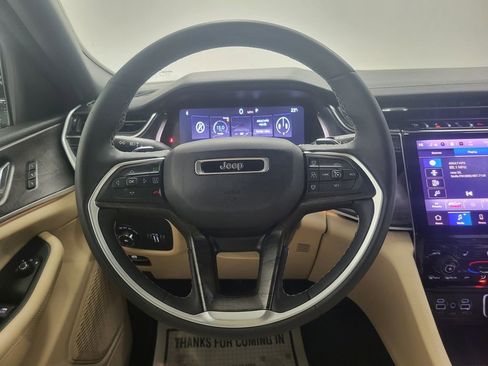 Used 2024 Jeep Grand Cherokee L Limited w/ Luxury Tech Group II image 17