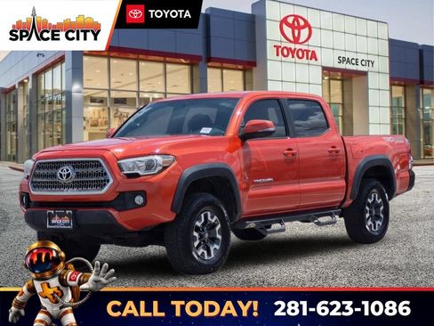 Used 2017 Toyota Tacoma TRD Off-Road w/ Tow Package (A/T) AWD/4WD image 1