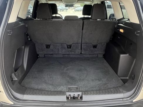 Used 2017 Ford Escape SE w/ SE Cold Weather Package image 21