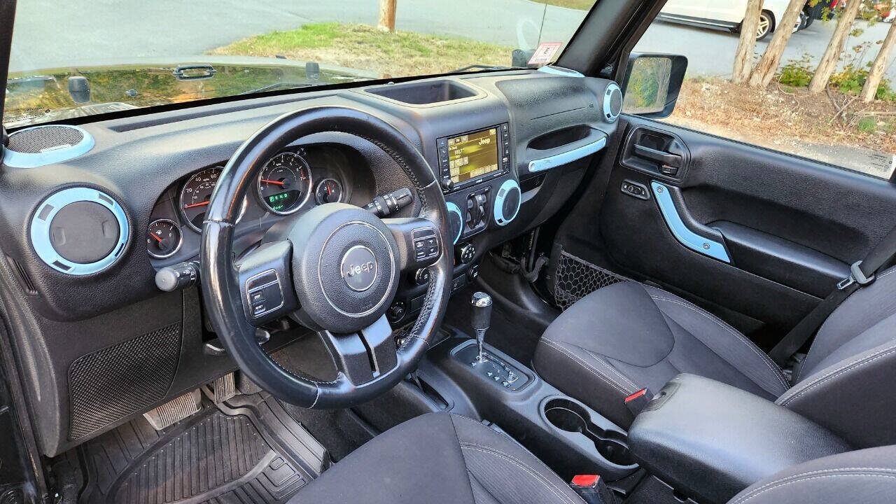 Used 2015 Jeep Wrangler Unlimited Sahara AWD/4WD image 43