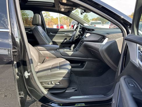 Used 2025 Cadillac XT5 Premium Luxury image 33