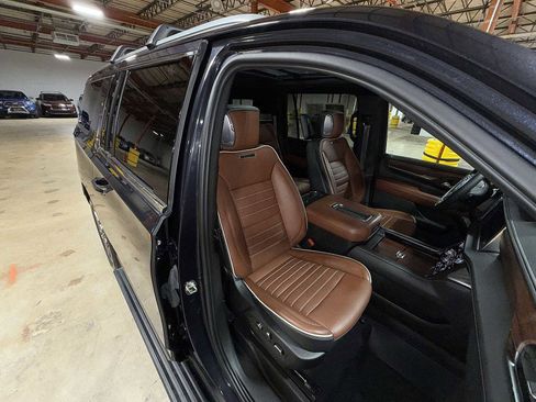 Used 2023 GMC Yukon XL Denali Ultimate w/ LPO, Floor Liner Package image 15