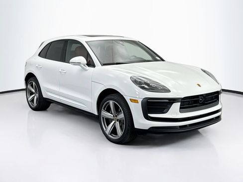 Used 2026 Porsche Macan AWD/4WD image 9