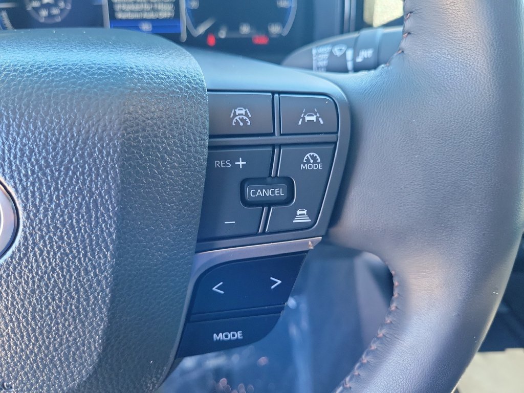 Used 2025 Toyota Camry XLE FWD image 19