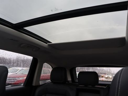 Used 2025 Lincoln Nautilus Reserve image 13