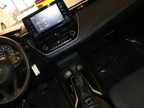 Used 2022 Toyota Corolla LE image 22