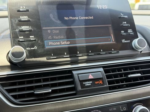 Used 2018 Honda Accord LX image 17