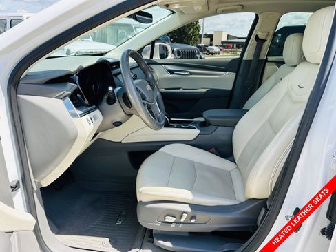 Used 2020 Cadillac XT5 Premium Luxury w/ LPO, Floor Liner Package FWD image 3