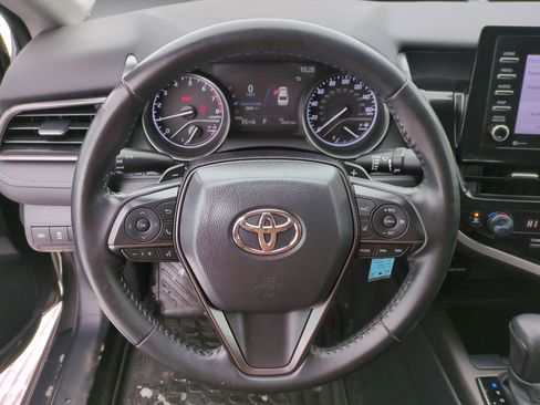 Used 2023 Toyota Camry SE image 9