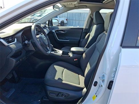 Used 2024 Toyota RAV4 XLE w/ Convenience Package image 13