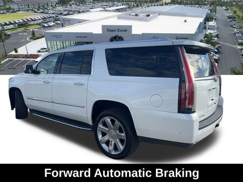 Used 2019 Cadillac Escalade ESV Premium Luxury image 26