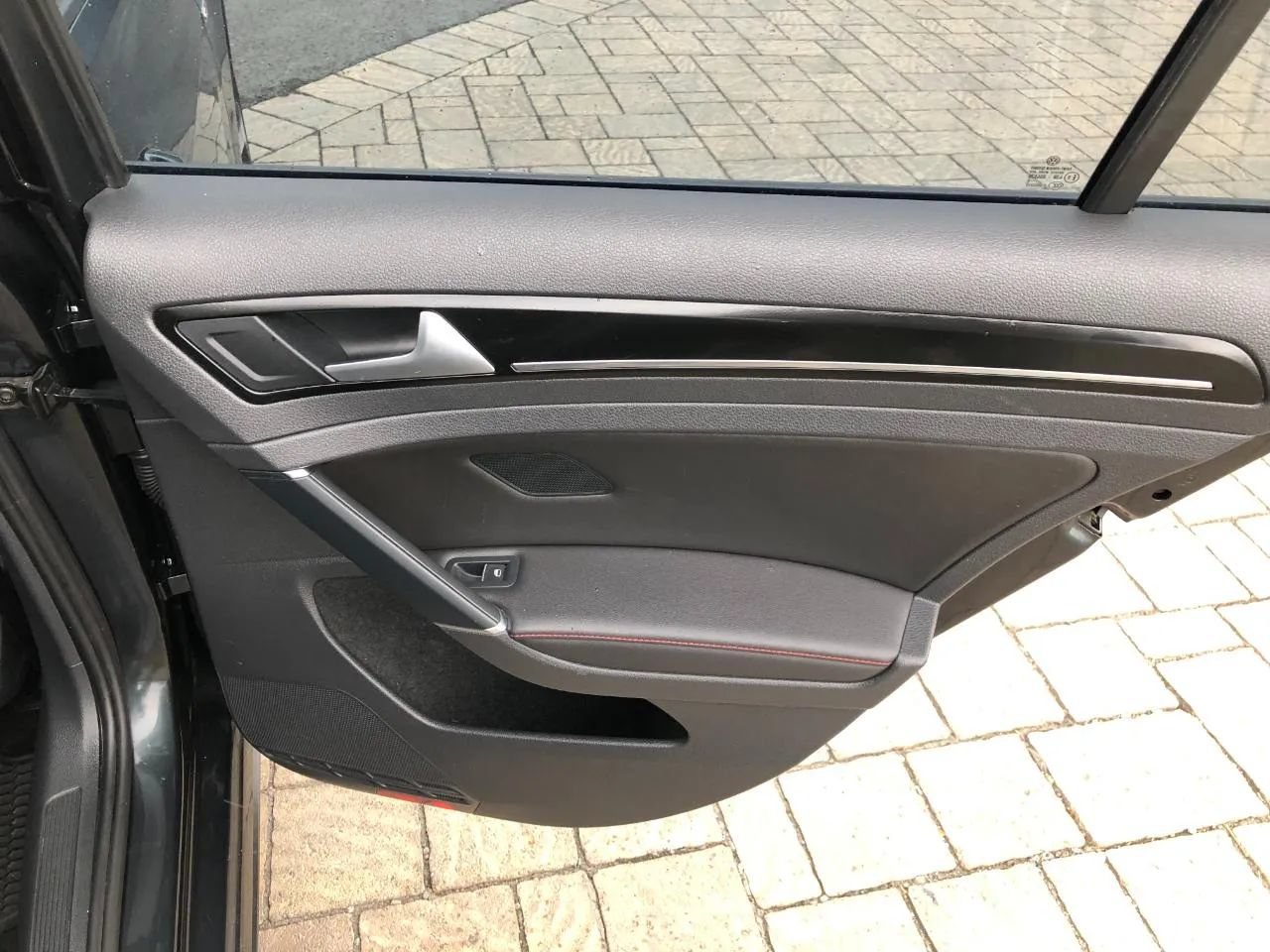 Used 2015 Volkswagen GTI SE FWD image 32