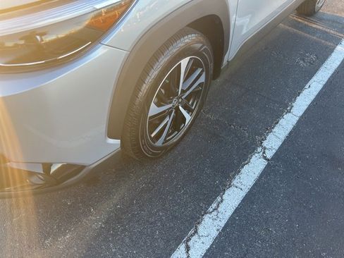 Used 2025 Toyota Corolla Cross AWD Hybrid image 4