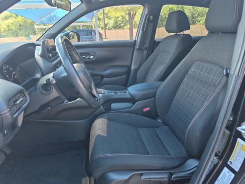 Used 2023 Honda HR-V Sport image 9