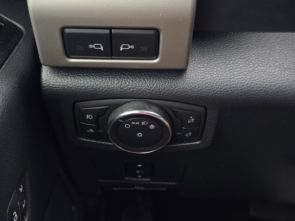 Used 2022 Ford F250 Lariat w/ Tremor Off-Road Package AWD/4WD image 17