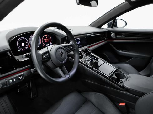 Certified 2025 Porsche Panamera Turbo AWD/4WD image 4