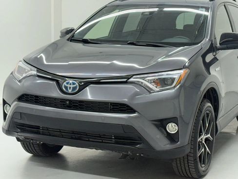 Used 2017 Toyota RAV4 SE image 8