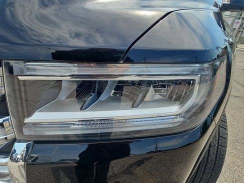 Used 2023 GMC Acadia SLT image 25