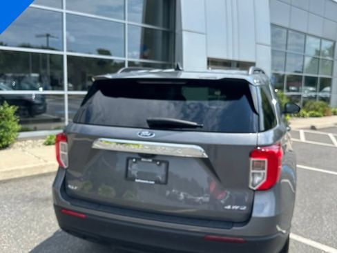 Used 2024 Ford Explorer XLT AWD/4WD image 4