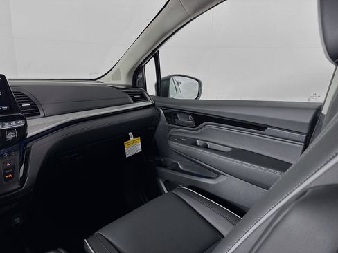 New 2026 Honda Odyssey Touring image 29