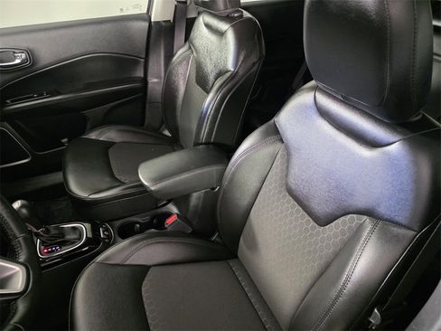 Used 2020 Jeep Compass Latitude image 12