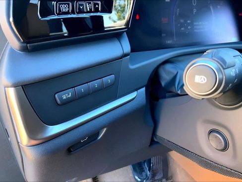 Used 2026 Lexus RZ 450e AWD w/ Technology Package image 35