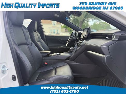 Used 2021 Toyota Venza XLE w/ Softex Package AWD/4WD image 28