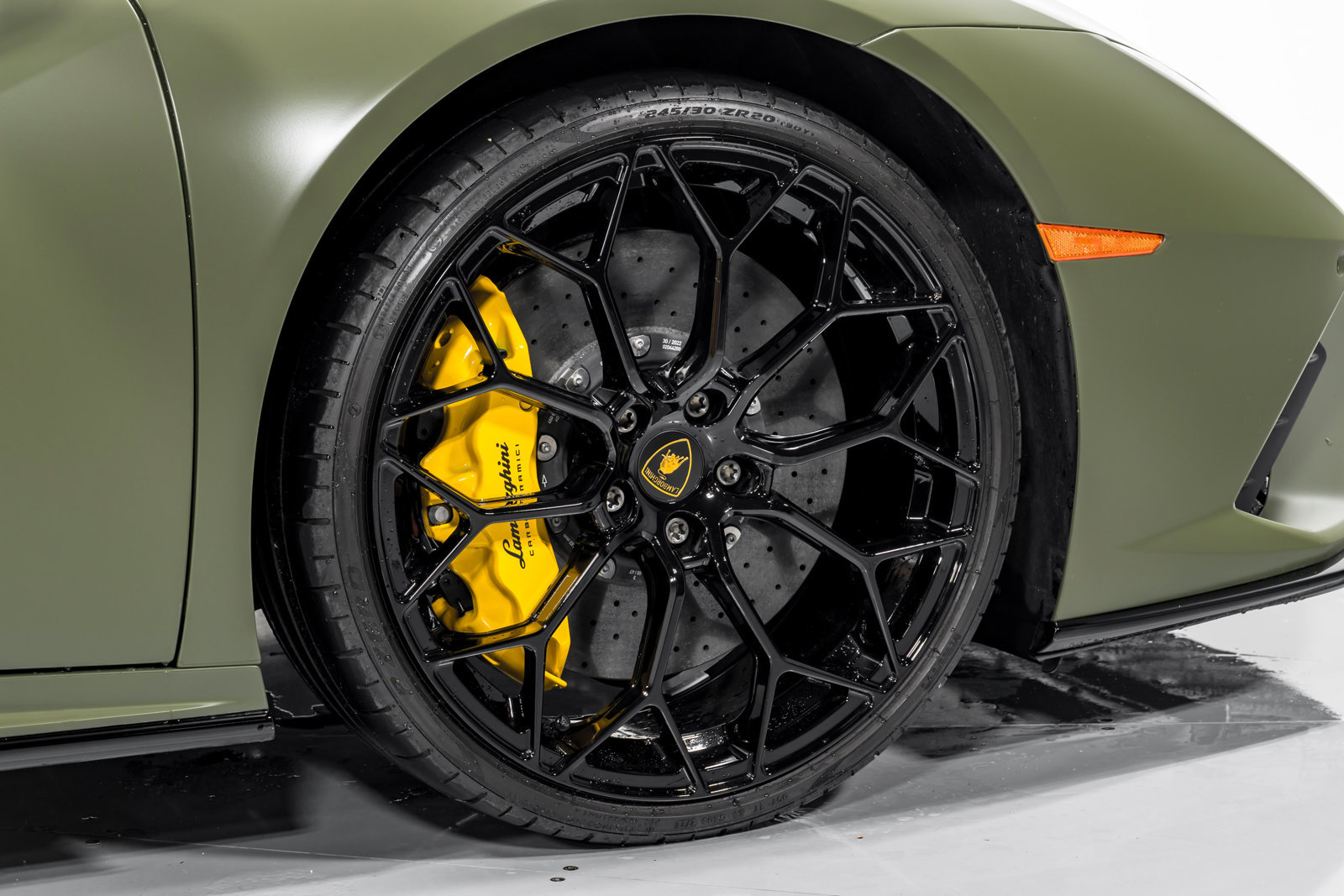 Used 2022 Lamborghini Huracan EVO RWD image 47