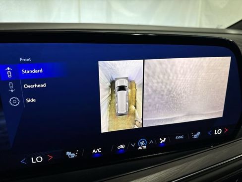 Certified 2025 Chevrolet Suburban LT AWD/4WD image 21