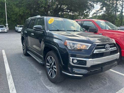 Used 2024 Toyota 4Runner Limited AWD/4WD image 3