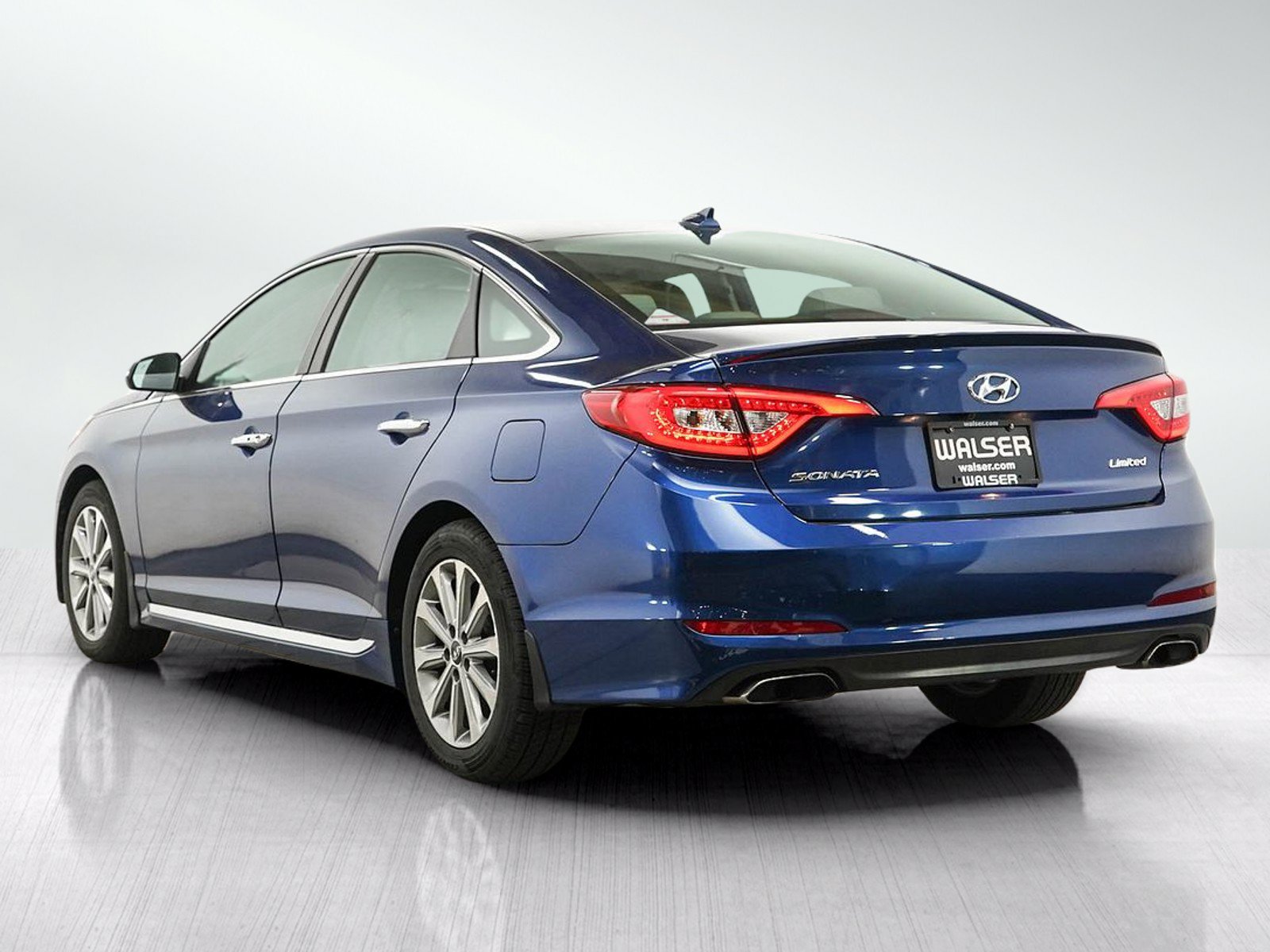 Used 2017 Hyundai Sonata Limited FWD image 3