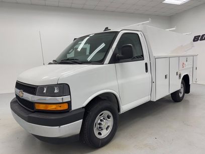 New 2025 Chevrolet Express 3500 w/ Power Convenience Package