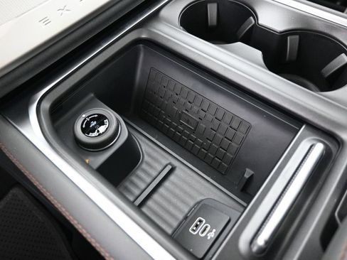 New 2025 Ford Expedition Active image 21