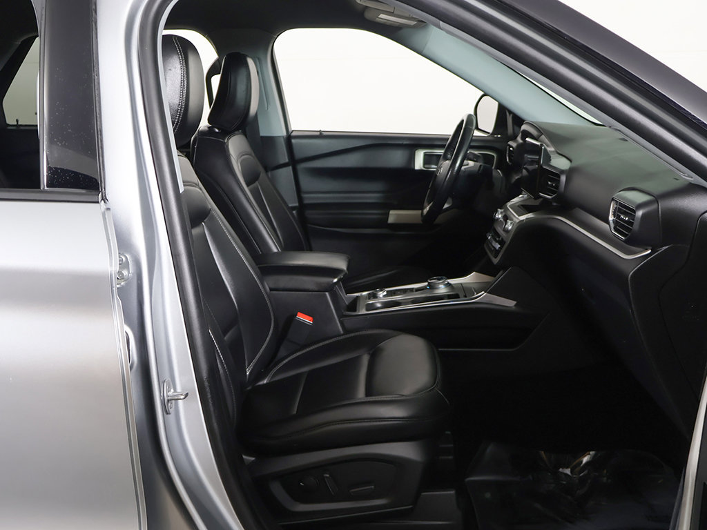 Used 2022 Ford Explorer XLT AWD/4WD image 26