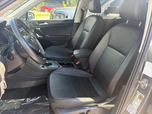 Used 2021 Volkswagen Tiguan SEL FWD image 10