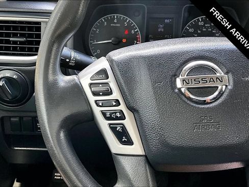 Used 2017 Nissan Titan S AWD/4WD image 10
