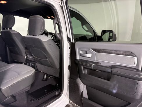 Used 2021 RAM 2500 Big Horn w/ Level 1 Equipment Group AWD/4WD image 31