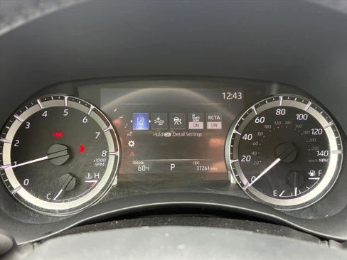 Used 2023 Toyota Highlander XLE FWD image 13