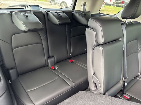 New 2026 Nissan Pathfinder SL image 18