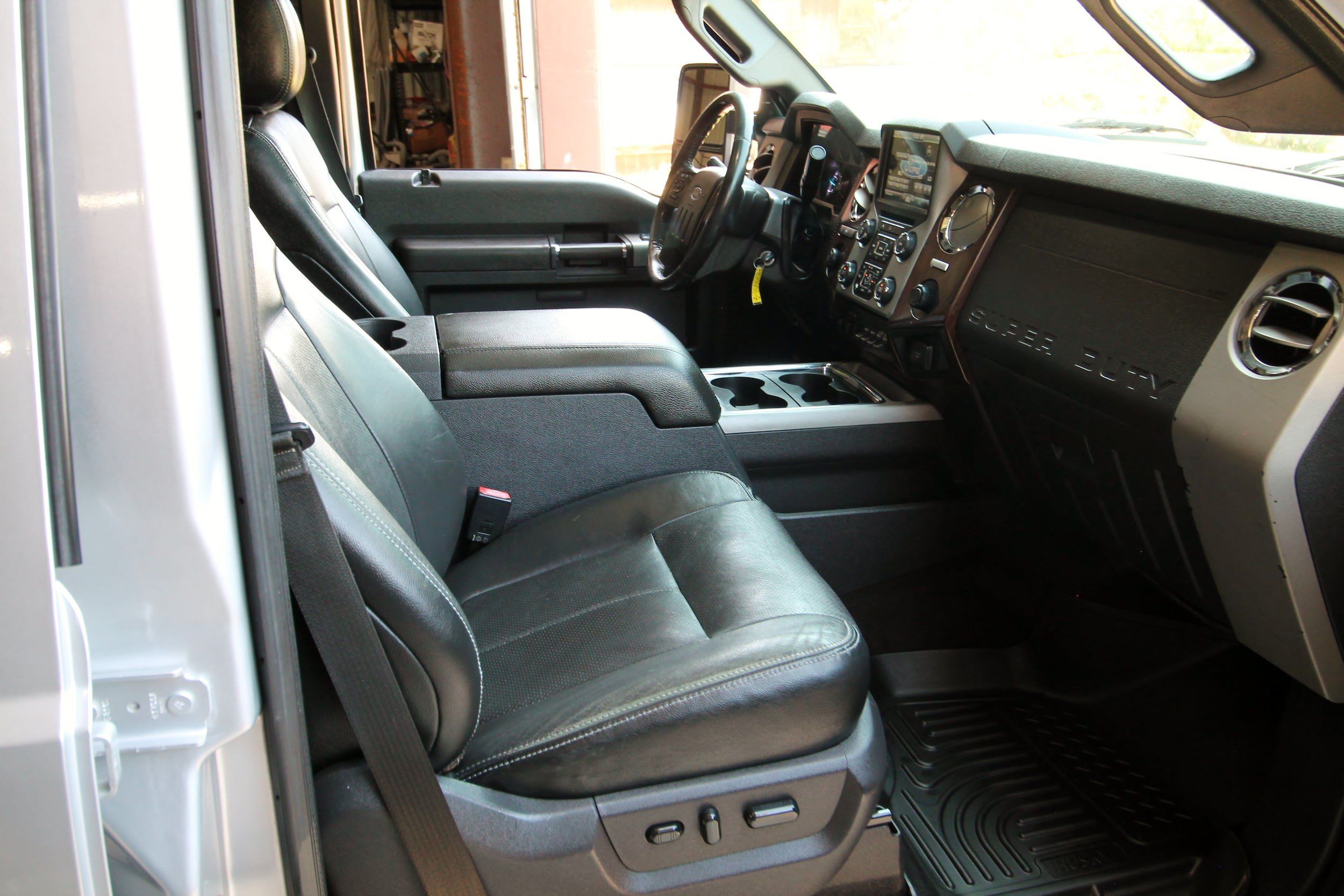 Used 2015 Ford F250 Lariat w/ Lariat Ultimate Package AWD/4WD image 38