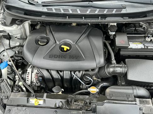 Used 2013 Hyundai Elantra GLS image 18