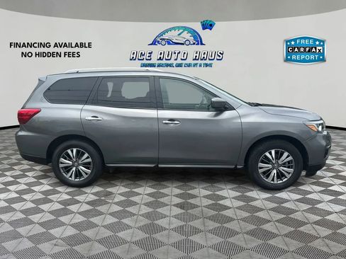 Used 2019 Nissan Pathfinder SV image 8