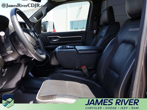 Used 2024 RAM 1500 Laramie AWD/4WD image 22